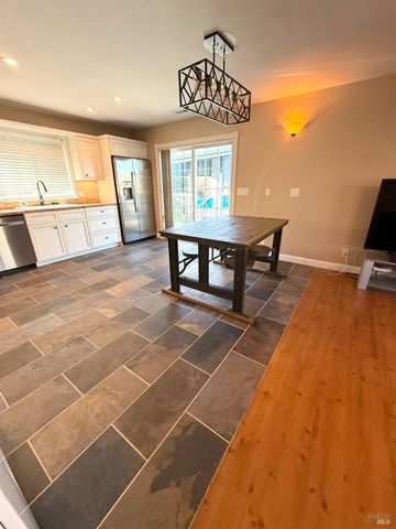 136 Berryessa Dr, Napa, CA 94558