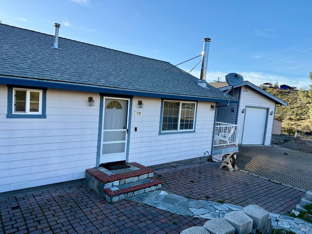 136 Berryessa Dr, Napa, CA 94558