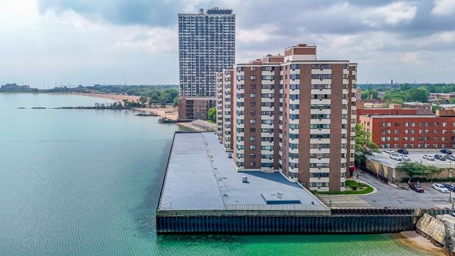 7337 S South Shore Drive 326, Chicago, IL 60649