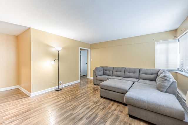 7337 S South Shore Drive 326, Chicago, IL 60649