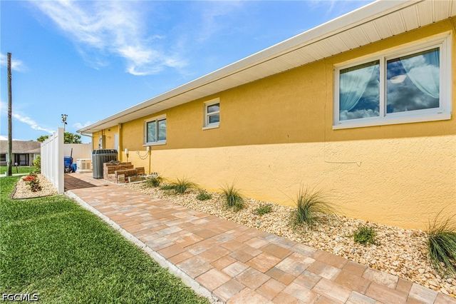 1205 NE 11th TER, Cape Coral, FL 33909