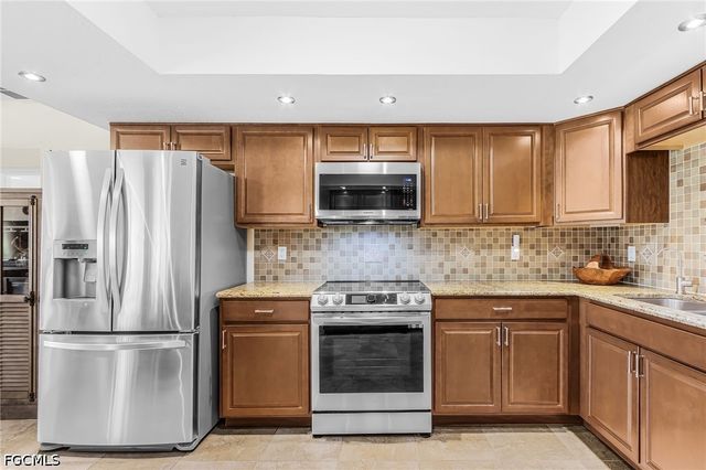 1205 NE 11th TER, Cape Coral, FL 33909