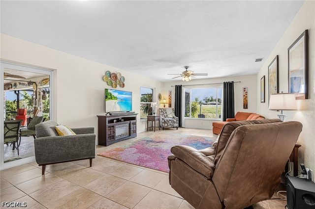 1205 NE 11th TER, Cape Coral, FL 33909