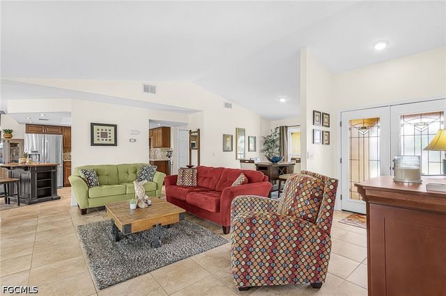 1205 NE 11th TER, Cape Coral, FL 33909