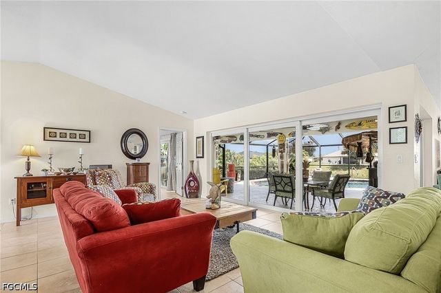 1205 NE 11th TER, Cape Coral, FL 33909