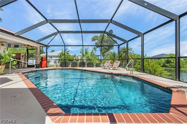 1205 NE 11th TER, Cape Coral, FL 33909