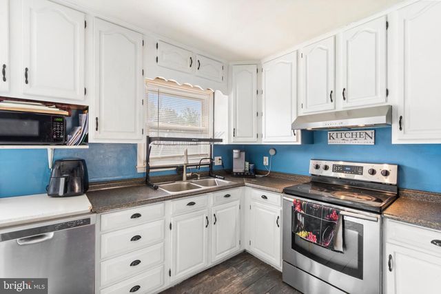 3000 BREEZEWOOD LN, Hampstead, MD 21074