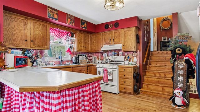 12718 112th Avenue, Grand Haven, MI 49417