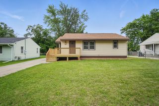 423 E Hillside Avenue, Des Moines, IA 50315