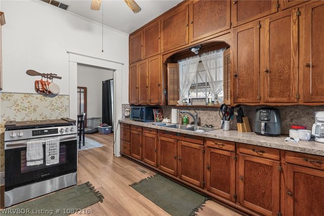 381 W 4th Street, Booneville, AR 72927