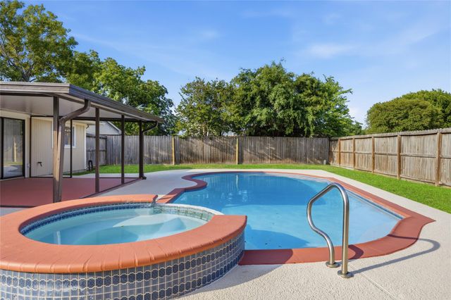 11014 Rippling Fields Court, Houston, TX 77064