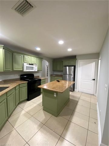 5100 Hanna AVE N, Lehigh Acres, FL 33971