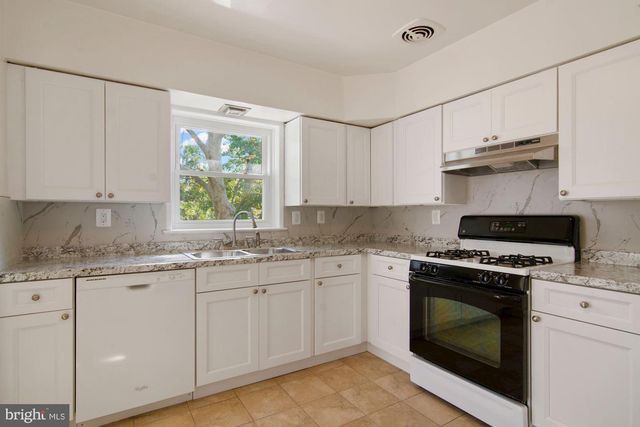 6807 DEAN DR, Mclean, VA 22101