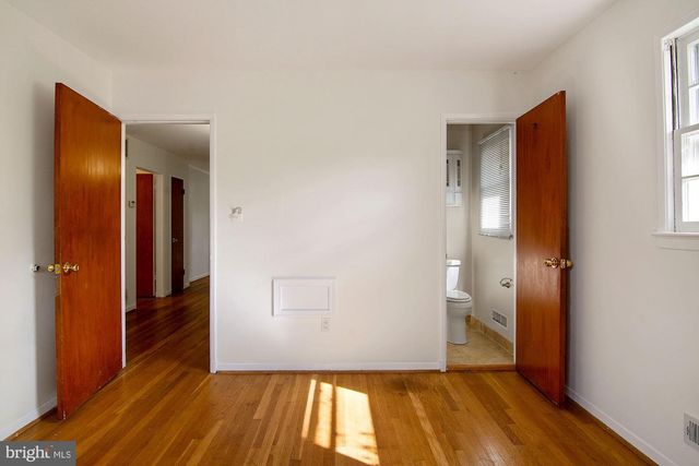 6807 DEAN DR, Mclean, VA 22101