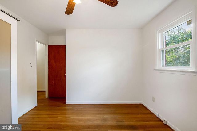 6807 DEAN DR, Mclean, VA 22101