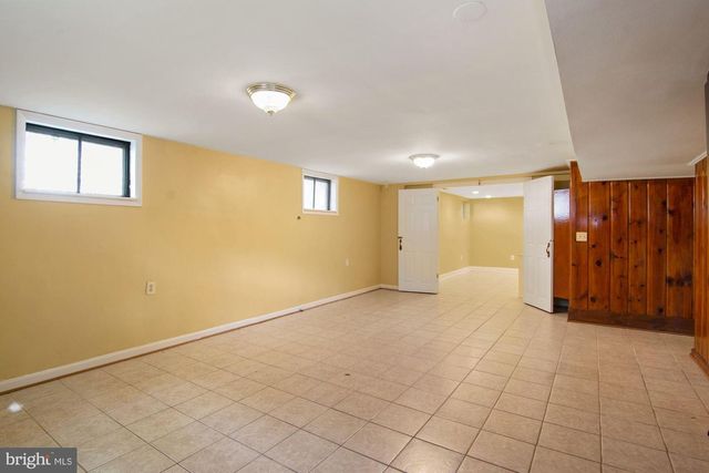 6807 DEAN DR, Mclean, VA 22101