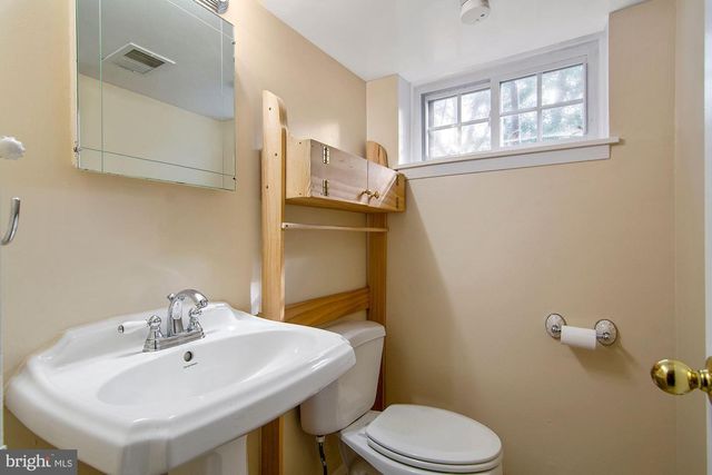 6807 DEAN DR, Mclean, VA 22101