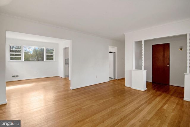 6807 DEAN DR, Mclean, VA 22101