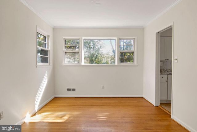 6807 DEAN DR, Mclean, VA 22101