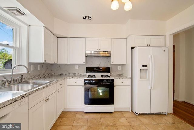 6807 DEAN DR, Mclean, VA 22101