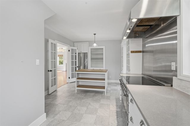 701 S Elm Street, Three Oaks, MI 49128