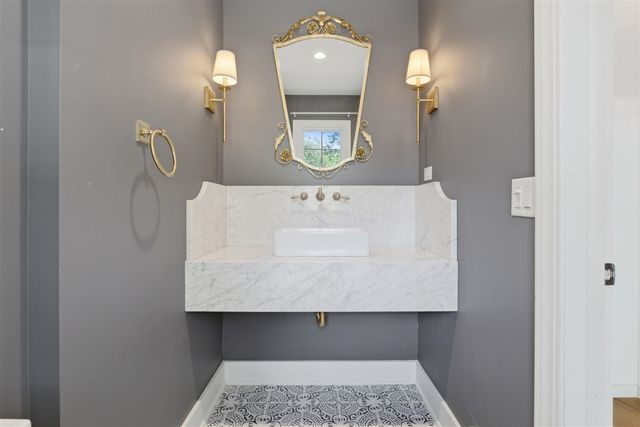 701 S Elm Street, Three Oaks, MI 49128