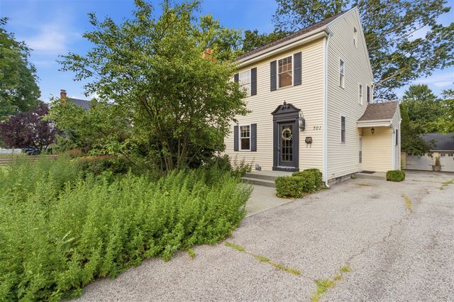 701 S Elm Street, Three Oaks, MI 49128