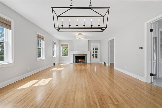 701 S Elm Street, Three Oaks, MI 49128