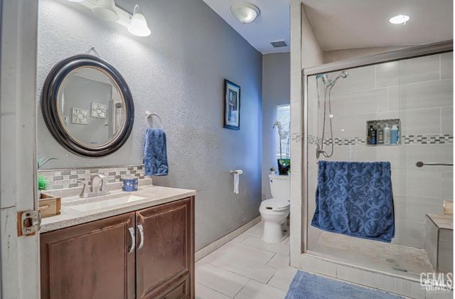 6601 Eucalyptus Drive 221, Bakersfield, CA 93306