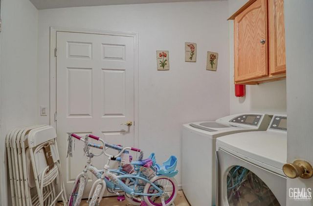 6601 Eucalyptus Drive 221, Bakersfield, CA 93306