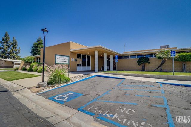 6601 Eucalyptus Drive 221, Bakersfield, CA 93306