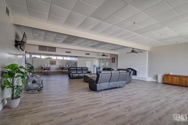 6601 Eucalyptus Drive 221, Bakersfield, CA 93306