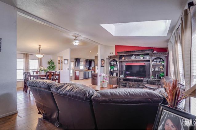 6601 Eucalyptus Drive 221, Bakersfield, CA 93306