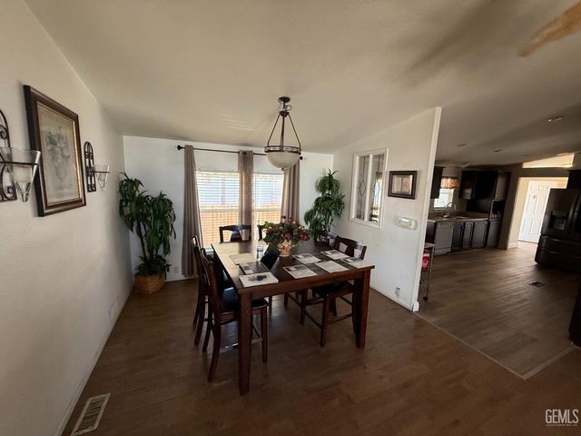 6601 Eucalyptus Drive 221, Bakersfield, CA 93306