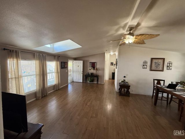 6601 Eucalyptus Drive 221, Bakersfield, CA 93306