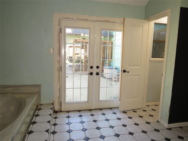 1112 N Heron Drive, Seabrook, TX 77586