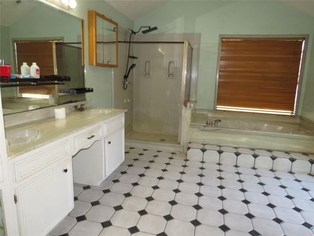 1112 N Heron Drive, Seabrook, TX 77586