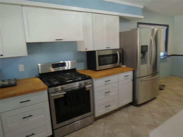 1112 N Heron Drive, Seabrook, TX 77586