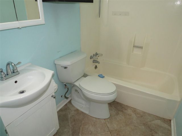 1112 N Heron Drive, Seabrook, TX 77586