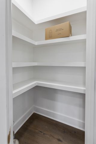 312 N Main St, Dickson, TN 37055