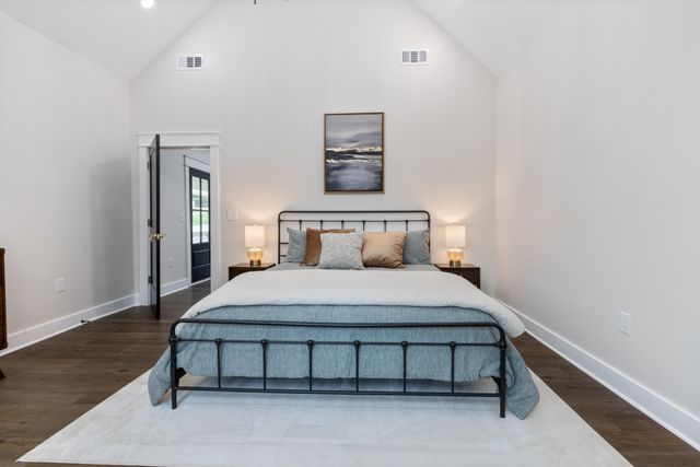 312 N Main St, Dickson, TN 37055