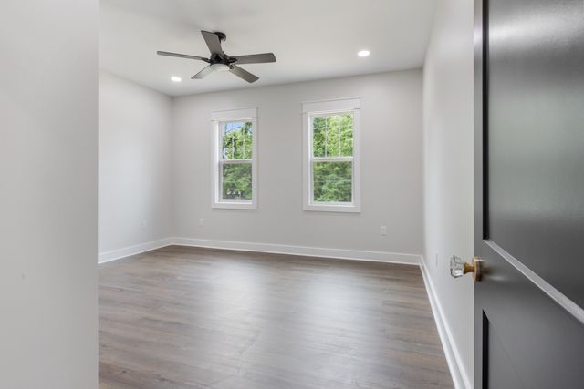 312 N Main St, Dickson, TN 37055