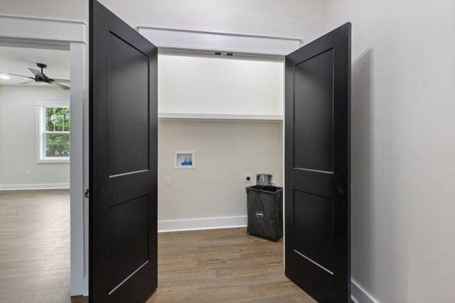 312 N Main St, Dickson, TN 37055