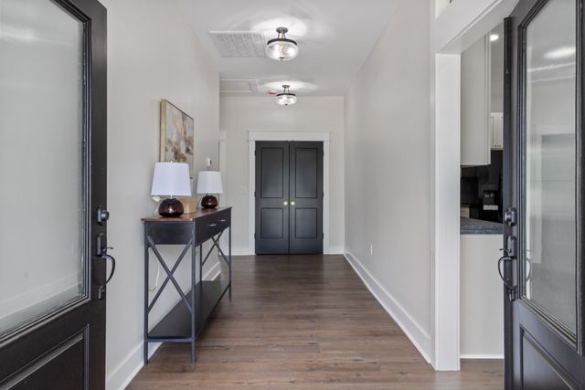 312 N Main St, Dickson, TN 37055