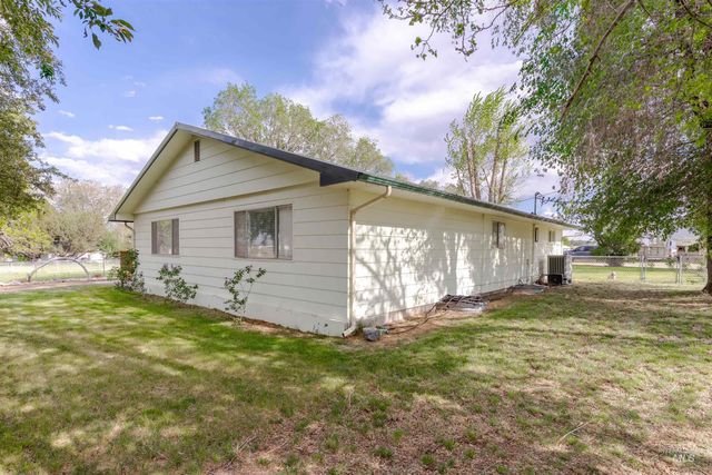 794 Park Ave, Twin Falls, ID 83301