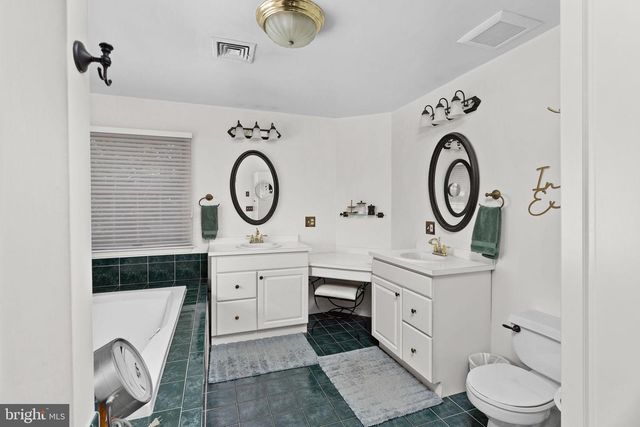 44 WALTERS RD, Robbinsville, NJ 08691