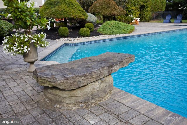 44 WALTERS RD, Robbinsville, NJ 08691