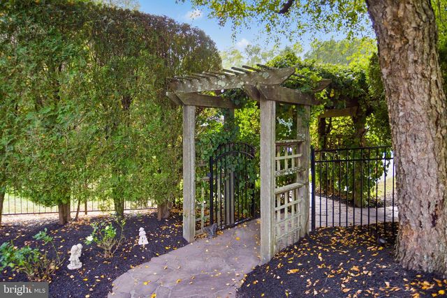44 WALTERS RD, Robbinsville, NJ 08691