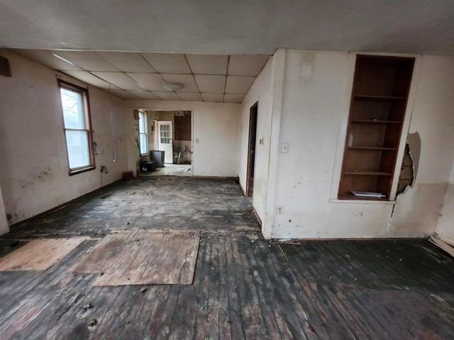 201 N Main Street, Yale, IA 50277