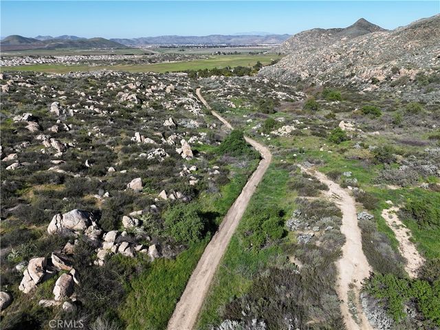 14 Starlight Mesa Drive, Hemet, CA 92544